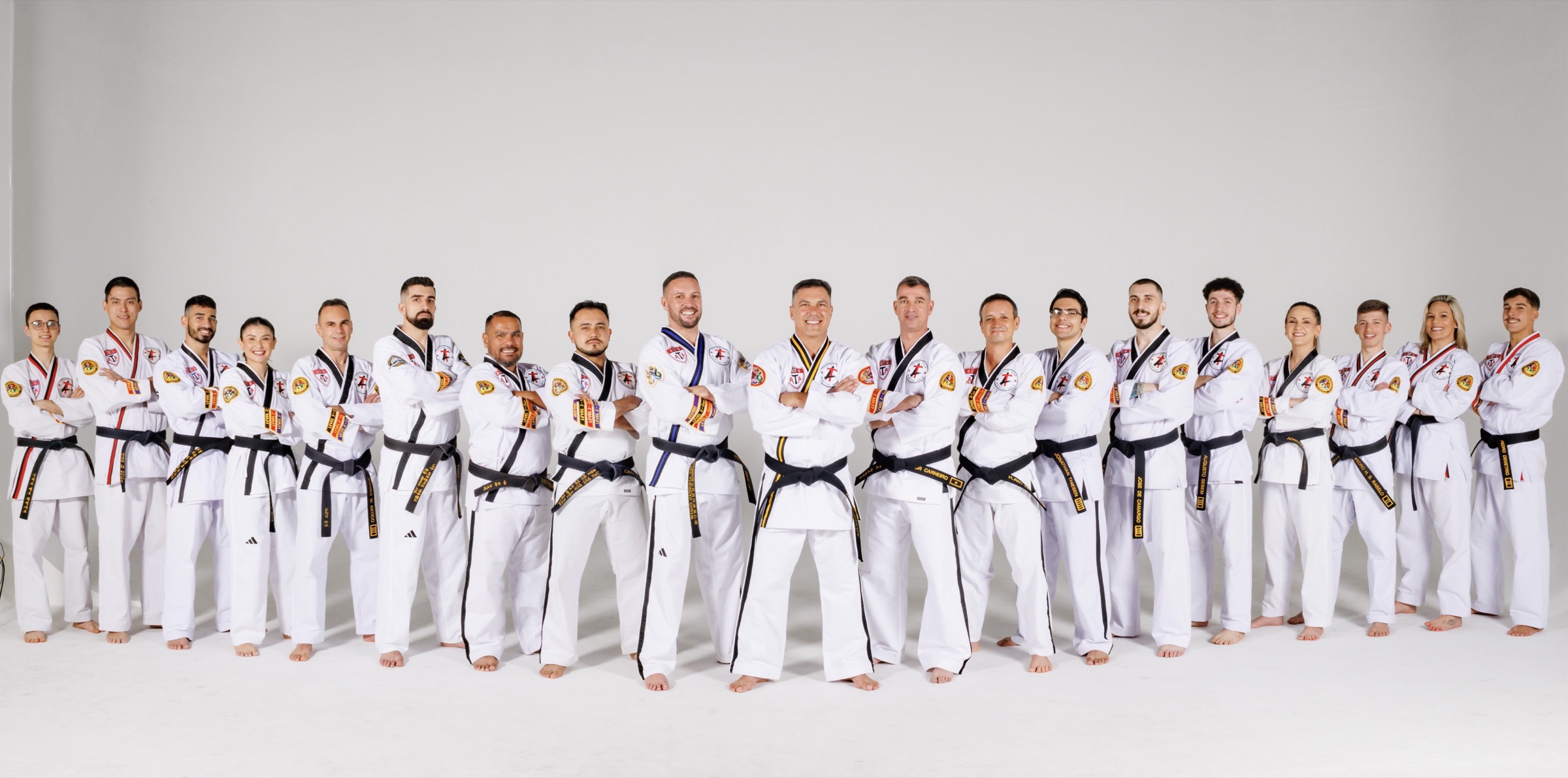 Equipe de mestres e instrutores faixa-preta da ATA LeaderTeam