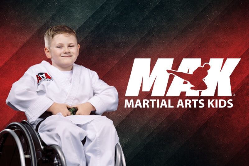 Criança no programa ATA Kids / MAK de Taekwondo